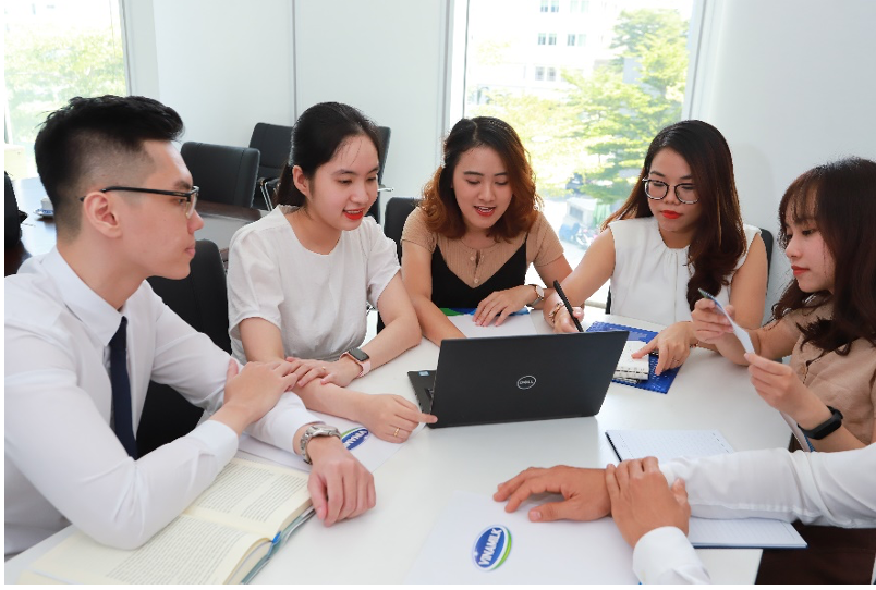Vinamilk[-]dẫn[-]đầu[-]Top[-]100[-]Nhà[-]tuyển[-]dụng[-]được[-]yêu[-]thích[-]nhất[-]năm[-]2022[-]của[-]CareerBuilder